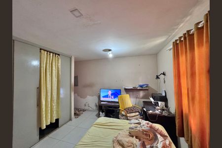 Casa à venda com 5000m², 2 quartos e 5 vagasSuíte