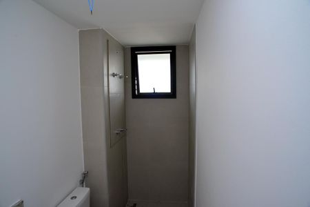 Apartamento à venda com 79m², 2 quartos e 2 vagasBanheiro da Suíte
