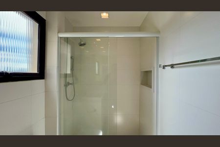 Apartamento à venda com 250m², 3 quartos e 4 vagasBanheiro da Suíte