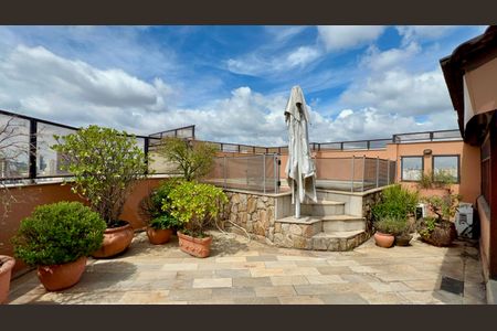 Apartamento à venda com 250m², 3 quartos e 4 vagasTerraço