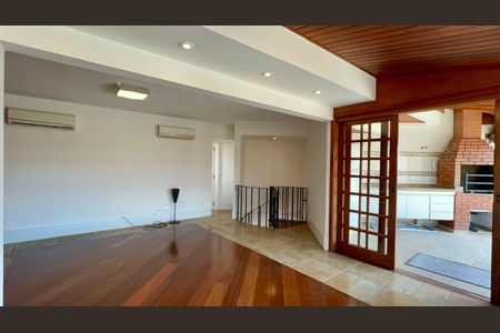 Apartamento à venda com 250m², 3 quartos e 4 vagasCobertura