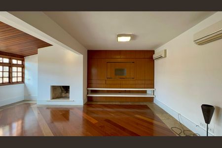 Apartamento à venda com 250m², 3 quartos e 4 vagasCobertura