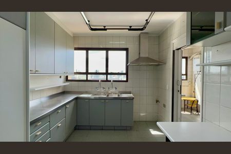 Apartamento à venda com 250m², 3 quartos e 4 vagasCozinha