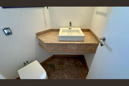 Apartamento à venda com 250m², 3 quartos e 4 vagasLavabo