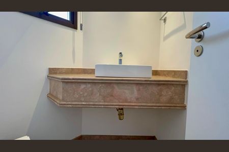 Apartamento à venda com 250m², 3 quartos e 4 vagasLavabo