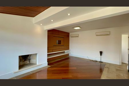 Apartamento à venda com 250m², 3 quartos e 4 vagasCobertura