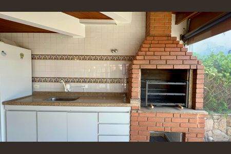 Apartamento à venda com 250m², 3 quartos e 4 vagasChurrasqueira