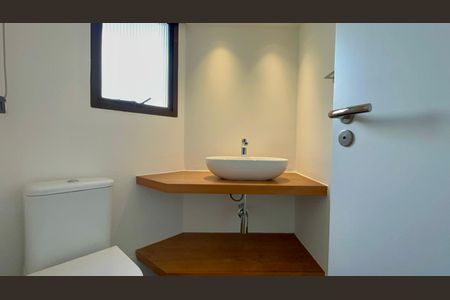 Apartamento à venda com 250m², 3 quartos e 4 vagasLavabo 2