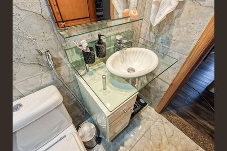 Apartamento à venda com 105m², 2 quartos e 2 vagasBanheiro Corredor