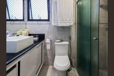 Apartamento à venda com 105m², 2 quartos e 2 vagasBanheiro da Suíte