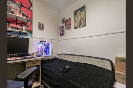 Apartamento à venda com 105m², 2 quartos e 2 vagasQuarto