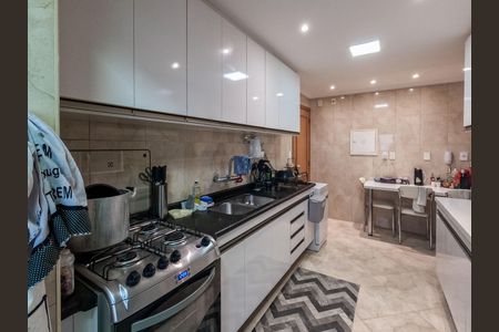 Apartamento à venda com 105m², 2 quartos e 2 vagasCozinha