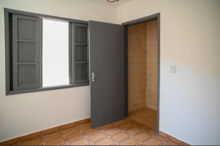 Casa para alugar com 120m², 3 quartos e 3 vagas Casa para alugar com 120m², 3 quartos e 3 vagasQuarto 2