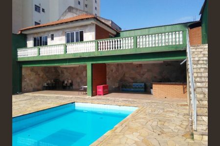 Foto 01 de casa à venda com 2 quartos, 564m² em Vila Carrão, São Paulo