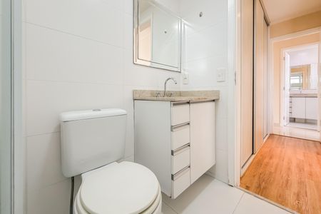 Apartamento para alugar com 100m², 2 quartos e 2 vagas Apartamento para alugar com 100m², 2 quartos e 2 vagasBanheiro da Suíte