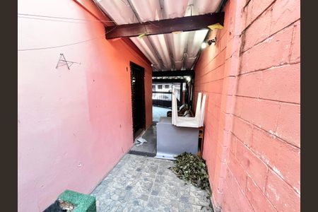Casa à venda com 92m², 3 quartos e 2 vagasCorredor