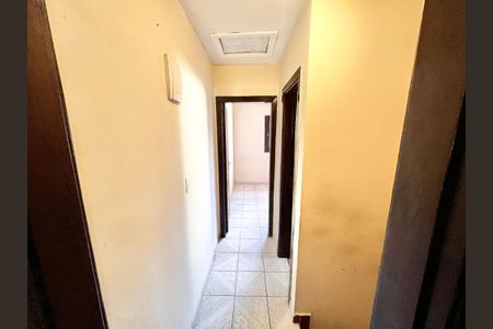 Casa à venda com 92m², 3 quartos e 2 vagasCorredor