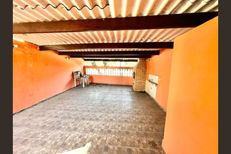 Casa à venda com 92m², 3 quartos e 2 vagasQuarto 2 Vista