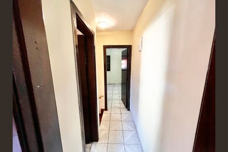Casa à venda com 92m², 3 quartos e 2 vagasCorredor