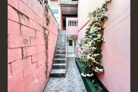 Casa à venda com 92m², 3 quartos e 2 vagasEscada