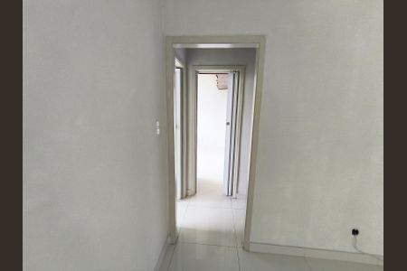 Apartamento para alugar com 65m², 2 quartos e 1 vagaCorredor de acesso aos quartos