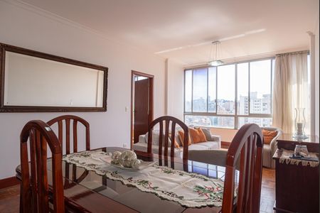 Apartamento à venda com 100m², 2 quartos e 1 vagaSala
