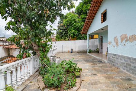 Casa à venda com 177m², 3 quartos e 2 vagasQuintal