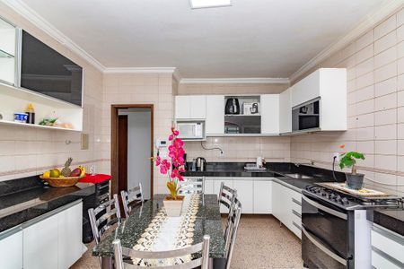 Casa à venda com 177m², 3 quartos e 2 vagasCozinha