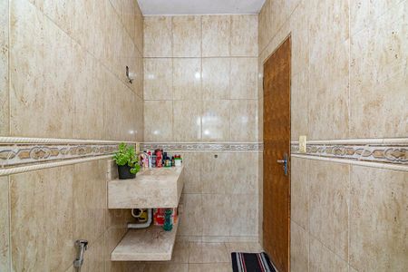 Casa à venda com 177m², 3 quartos e 2 vagasBanheiro da Suíte