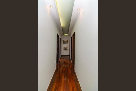 Casa à venda com 177m², 3 quartos e 2 vagasCorredor