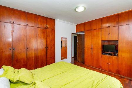 Casa à venda com 177m², 3 quartos e 2 vagasSuíte