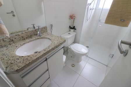 Apartamento à venda com 57m², 2 quartos e 1 vagaBanheiro 2