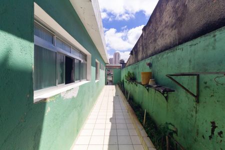 Casa à venda com 195m², 2 quartos e 5 vagasCorredor Lateral