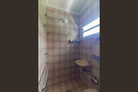 Casa à venda com 195m², 2 quartos e 5 vagasBanheiro da Suíte