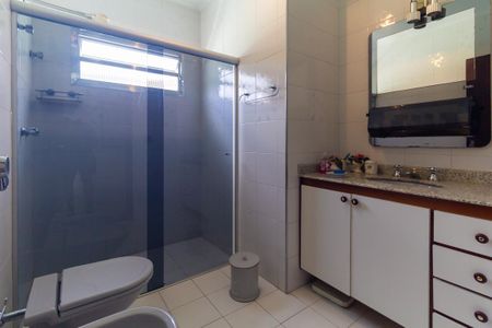 Casa à venda com 195m², 2 quartos e 5 vagasBanheiro