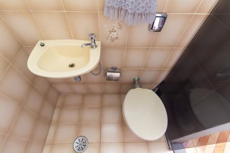 Casa à venda com 195m², 2 quartos e 5 vagasBanheiro da Suíte