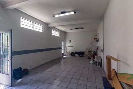 Casa à venda com 195m², 2 quartos e 5 vagasGaragem