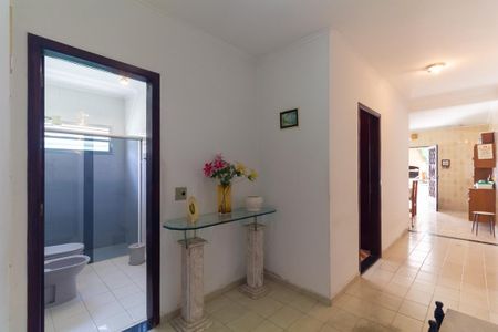 Casa à venda com 195m², 2 quartos e 5 vagasCorredor