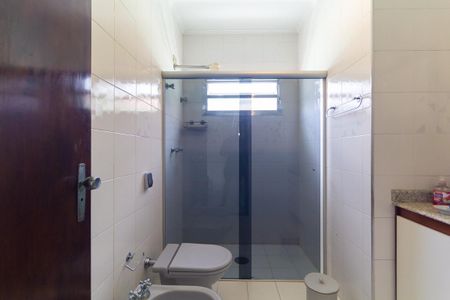 Casa à venda com 195m², 2 quartos e 5 vagasBanheiro