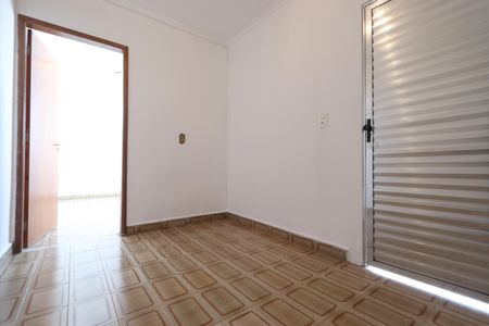 Quarto 2 de casa para alugar com 2 quartos, 45m² em Parque São Lucas, São Paulo