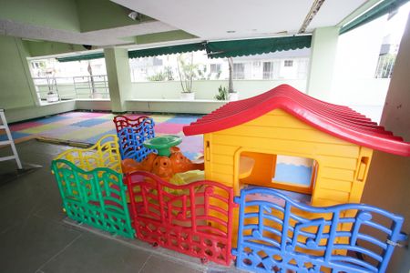 Apartamento à venda com 80m², 2 quartos e 1 vagaÁrea comum - Playground