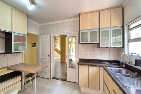 Casa de condomínio à venda com 291m², 4 quartos e 4 vagasCozinha 