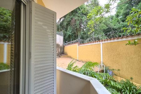 Casa de condomínio à venda com 291m², 4 quartos e 4 vagasVaranda da Suíte 2 