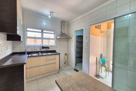 Casa de condomínio à venda com 291m², 4 quartos e 4 vagasCozinha 