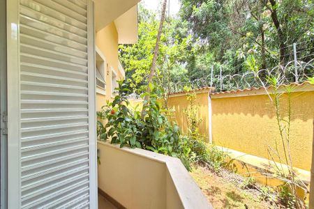 Casa de condomínio à venda com 291m², 4 quartos e 4 vagasVaranda da Suíte 1 