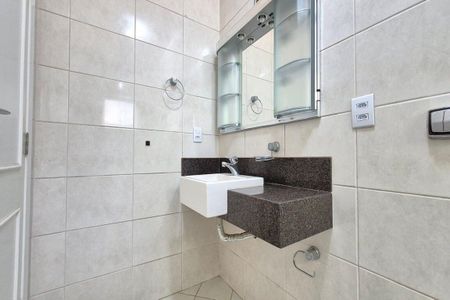 Casa de condomínio à venda com 291m², 4 quartos e 4 vagasBanheiro da Suíte