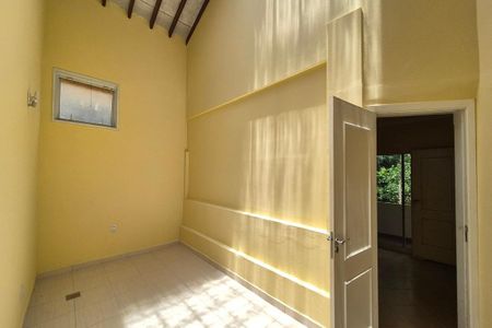 Casa de condomínio à venda com 291m², 4 quartos e 4 vagasEscritório 