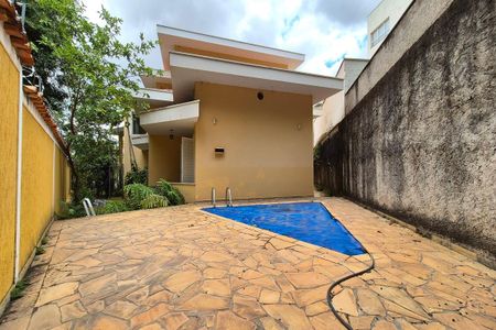 Casa de condomínio à venda com 291m², 4 quartos e 4 vagasÁrea comum - Piscina