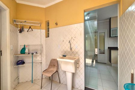 Casa de condomínio à venda com 291m², 4 quartos e 4 vagasÁrea de Serviço