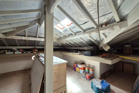 Casa de condomínio à venda com 291m², 4 quartos e 4 vagasDespensa 